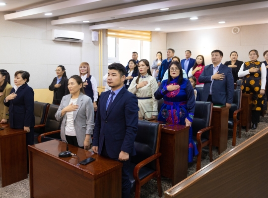 НИЙСЛЭЛИЙН 385 ЖИЛИЙН ОЙН МЕДАЛИАР ШАГНАЛАА